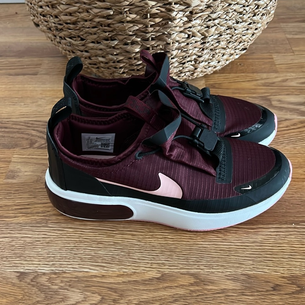 Nike Size 9 women’s airmax